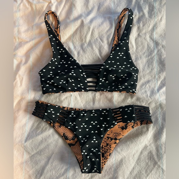 Rip Curl Reversible Mirage bikini - Picture 7 of 9